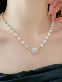 Collar de Perlas con Corazón Magnético